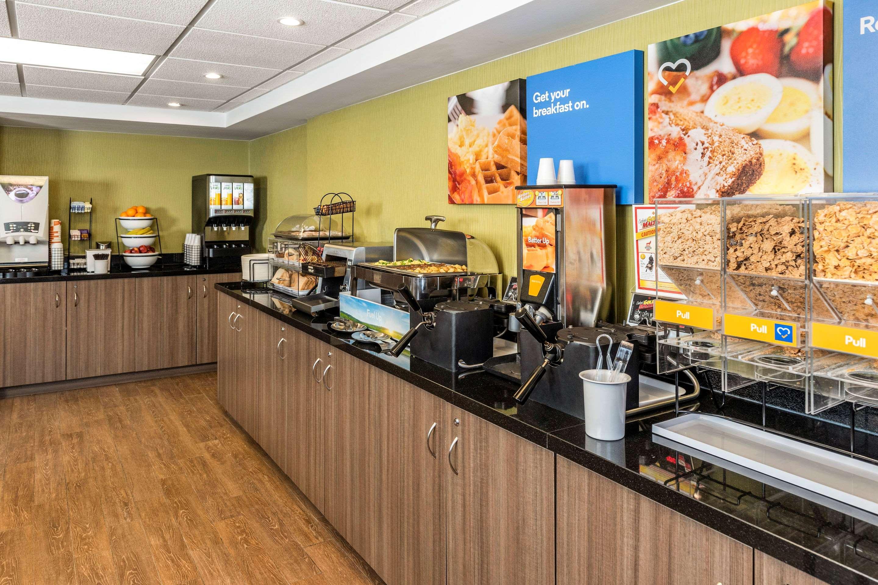 Comfort Inn Airport Winnipeg Zewnętrze zdjęcie